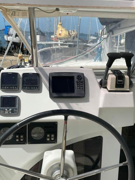 2011-lagoon-380-sail-9376262-20240503050917129-1_XLARGE.jpg