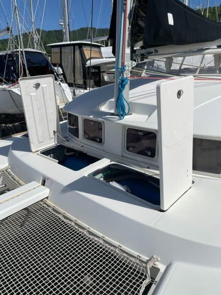 2011-lagoon-380-sail-9376262-20240503050717482-1_XLARGE.jpg