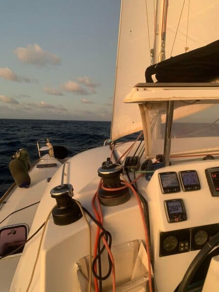 2011-lagoon-380-sail-9376262-20240503051334110-1_XLARGE.jpg