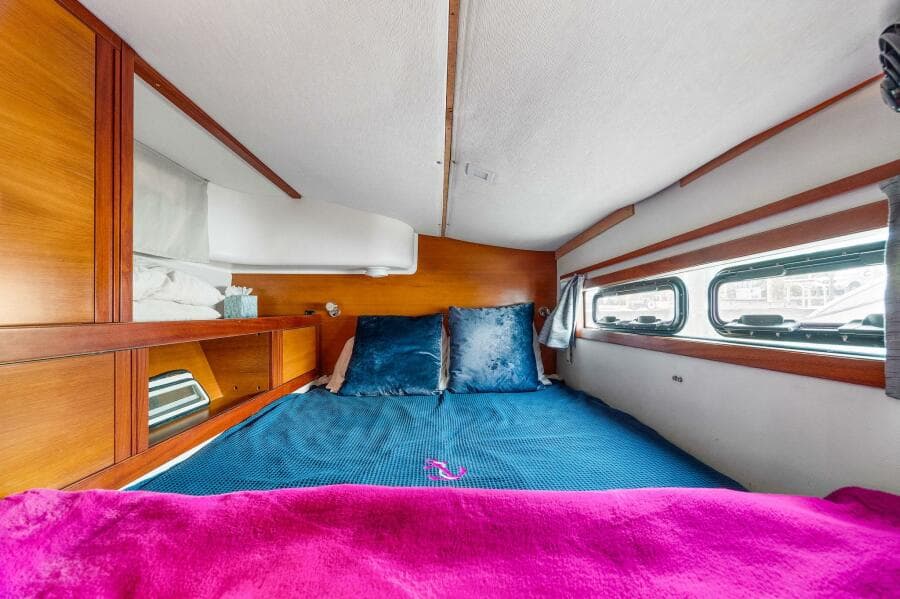 2009-catana-42-owners-version-sail-9421493-20240613121118424-1_XLARGE.jpg