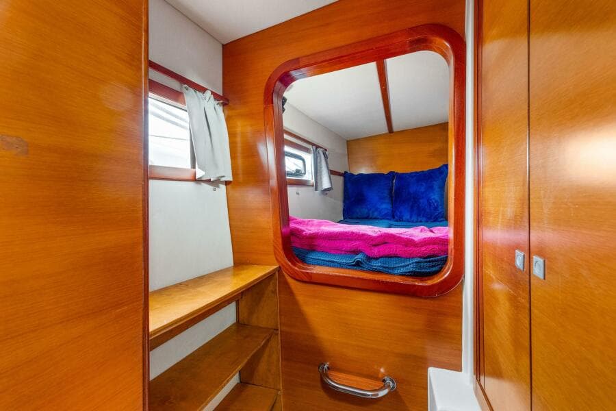 2009-catana-42-owners-version-sail-9421493-20240613121152373-1_XLARGE.jpg
