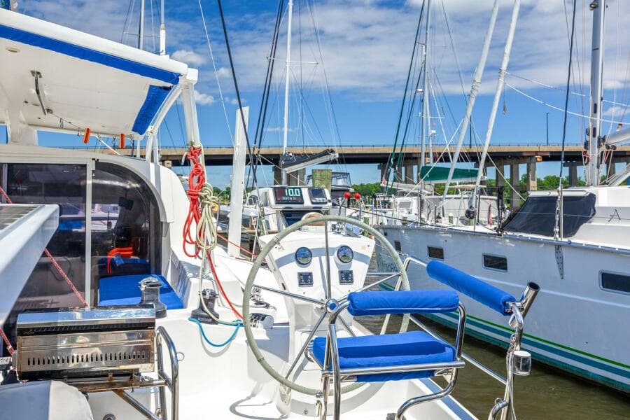 2009-catana-42-owners-version-sail-9421493-20240613120758451-1_XLARGE.jpg
