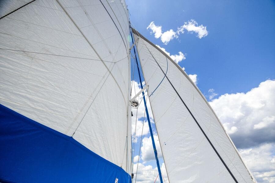 2009-catana-42-owners-version-sail-9421493-20240613120842506-1_XLARGE.jpg