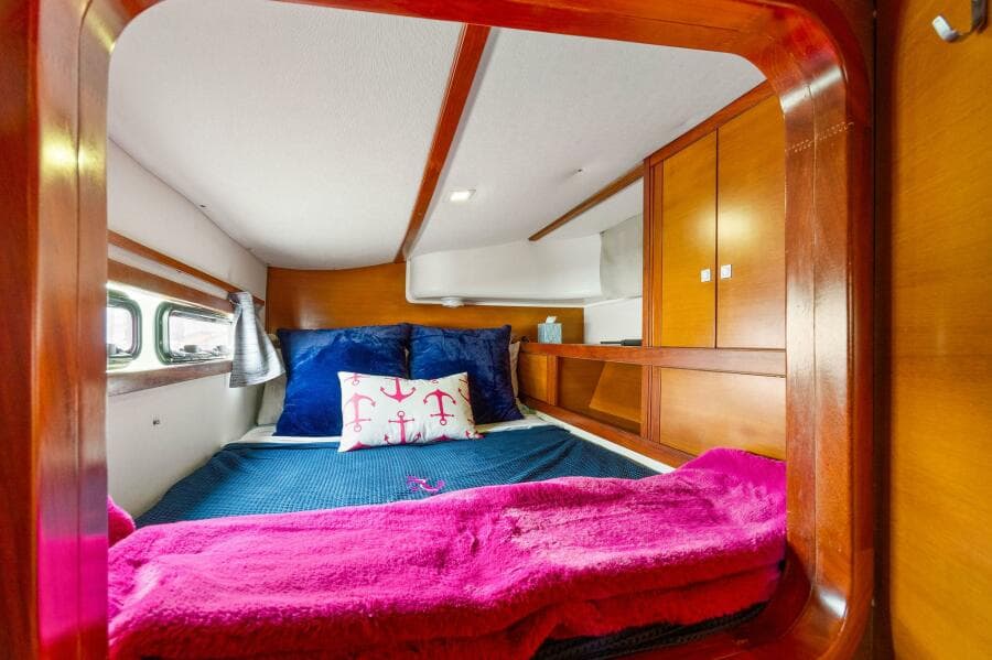 2009-catana-42-owners-version-sail-9421493-20240613121130376-1_XLARGE.jpg