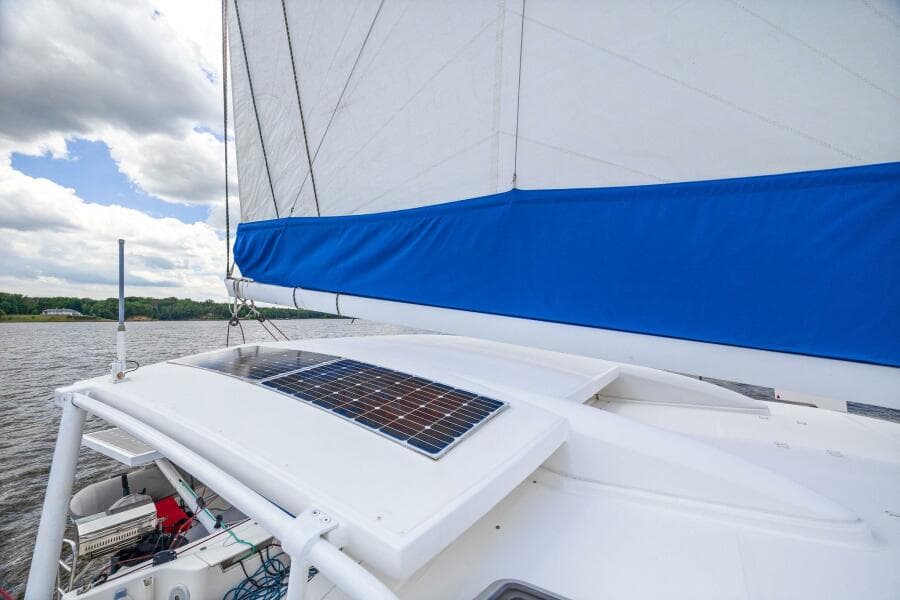 2009-catana-42-owners-version-sail-9421493-20240613120836465-1_XLARGE.jpg