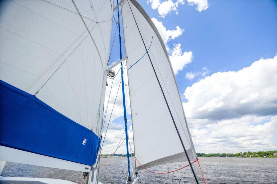 2009-catana-42-owners-version-sail-9421493-20240613120838496-1_XLARGE.jpg