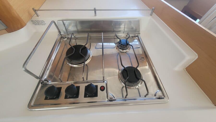 2011-fountaine-pajot-lipari-41-sail-9484664-20240727081840037-1_XLARGE.jpg