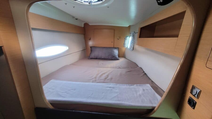 2011-fountaine-pajot-lipari-41-sail-9484664-20240727095106815-1_XLARGE.jpg