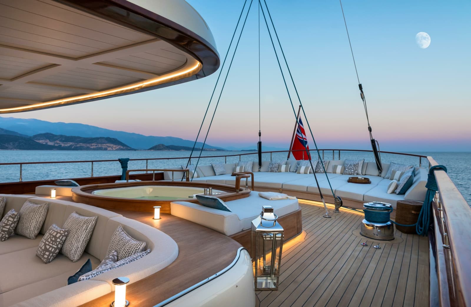 2026 Ares Yachts 