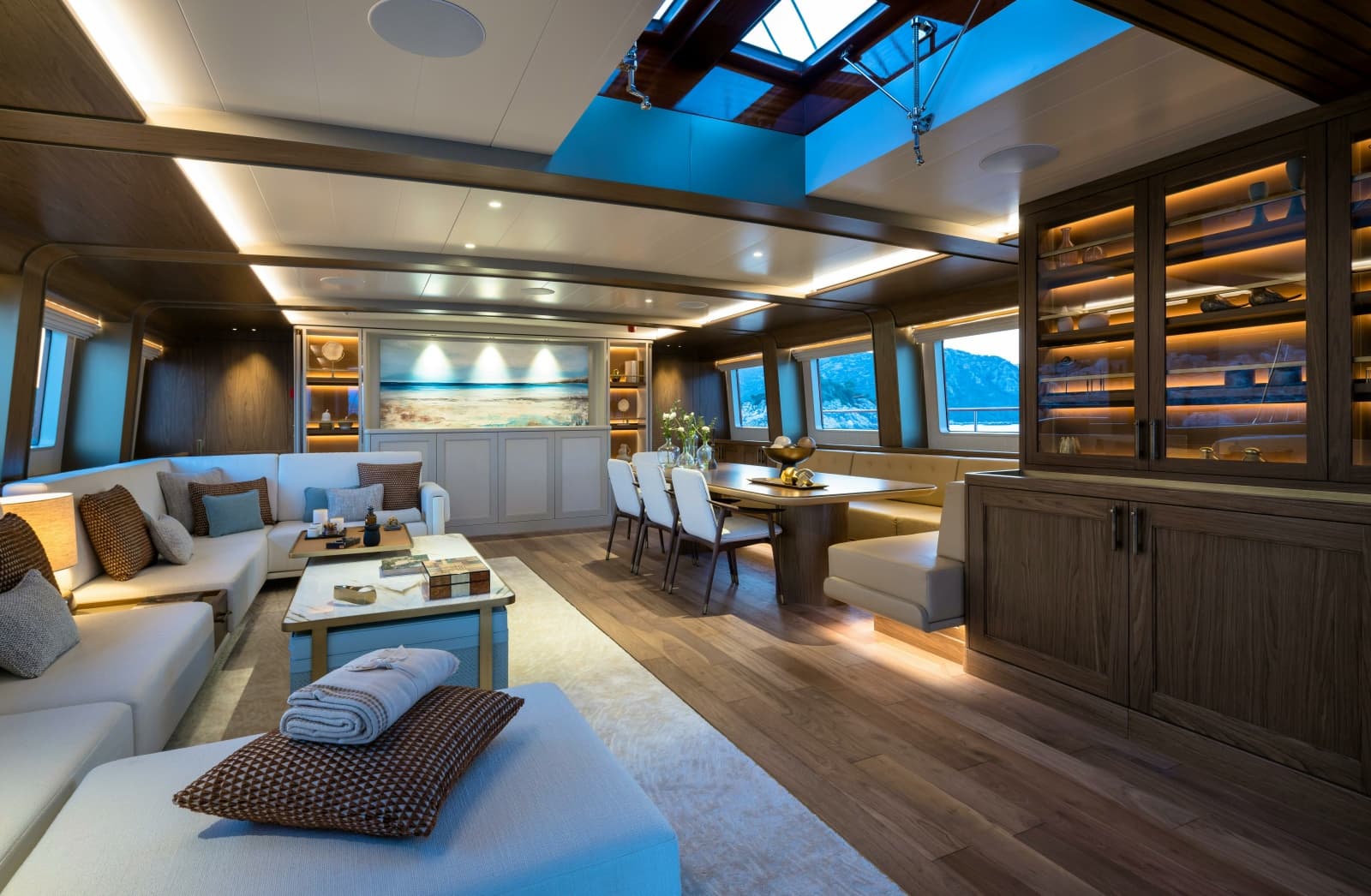2026 Ares Yachts 