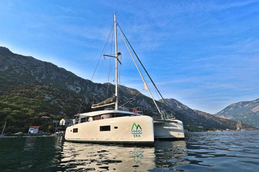 2022-lagoon-42-sail-9525041-20240829062056423-1_XLARGE.jpg