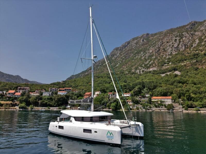 2022-lagoon-42-sail-9525041-20240829062104499-1_XLARGE.jpg