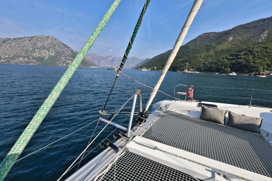 2022-lagoon-42-sail-9525041-20240829062024475-1_XLARGE.jpg