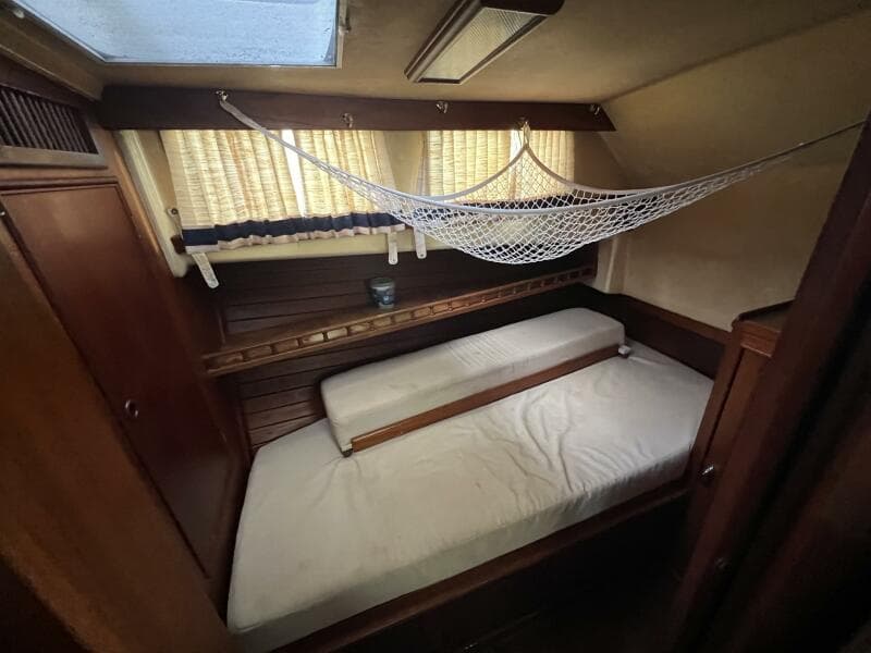 1985 Grand Banks 36