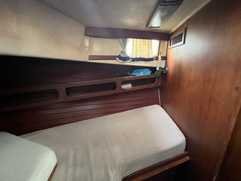 1985 Grand Banks 36