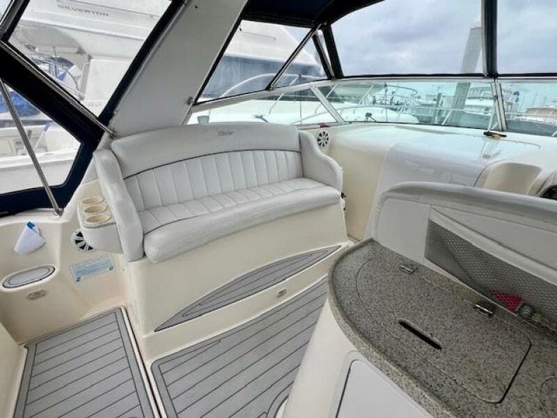 2000 Rinker 342 Fiesta Vee