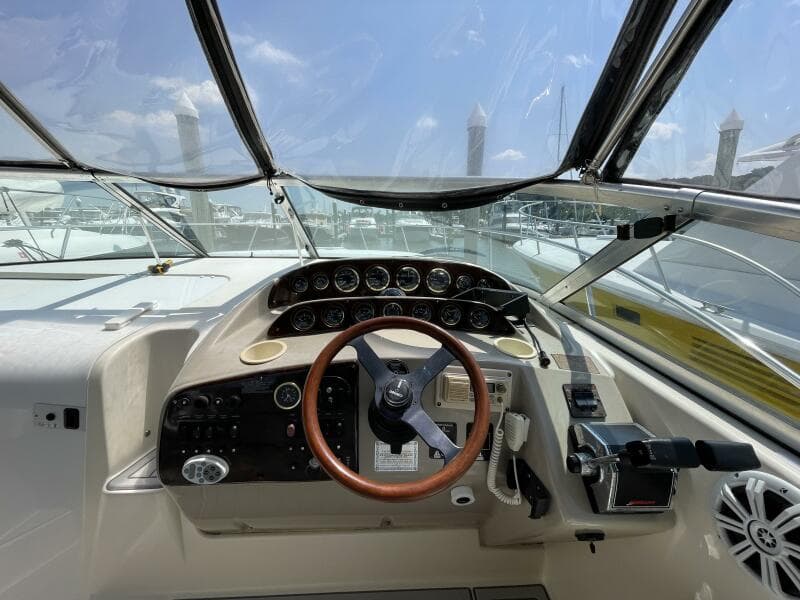 2000 Rinker 342 Fiesta Vee