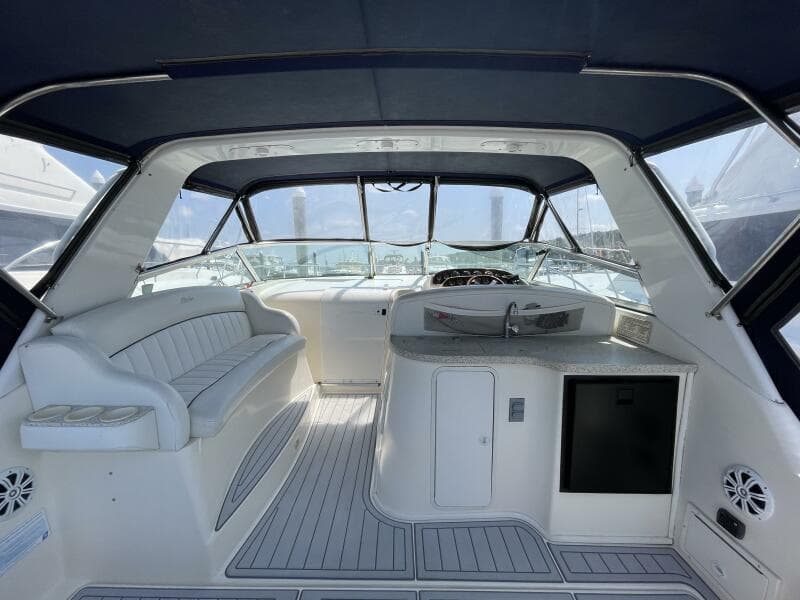 2000 Rinker 342 Fiesta Vee