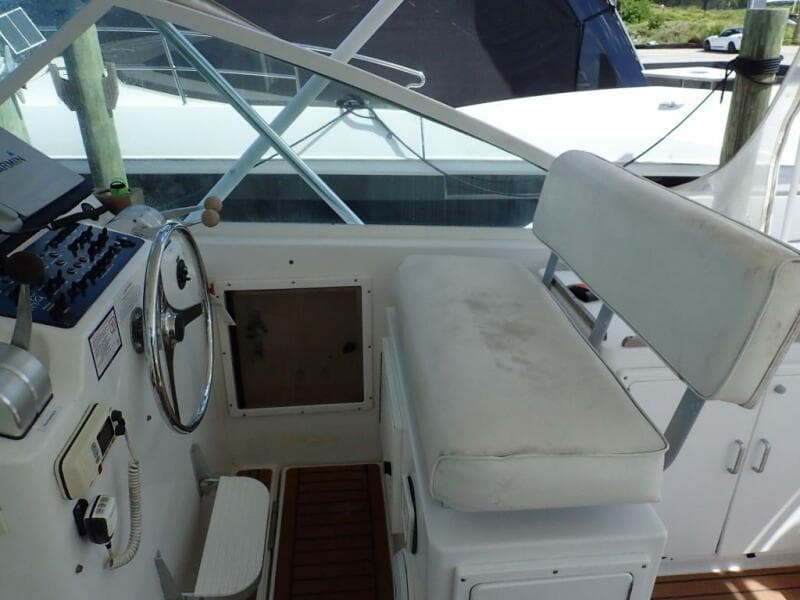 2000 Cabo 35 Express