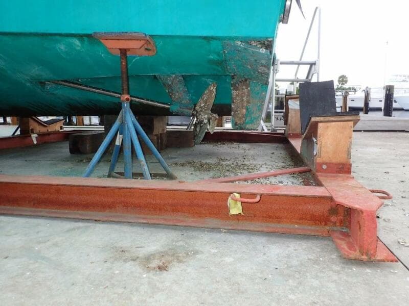 2000 Cabo 35 Express