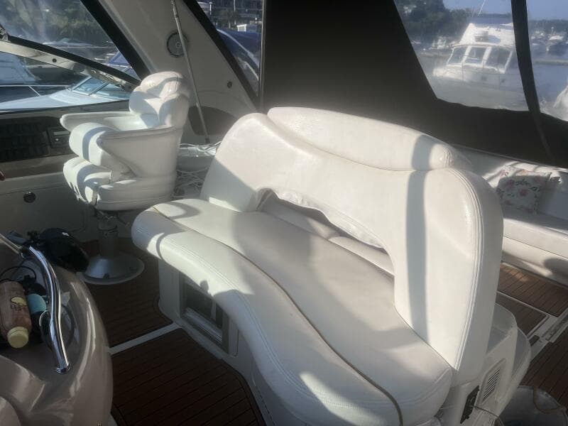 Bench Seat & Capt Chair
