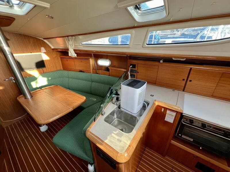 2005 Jeanneau Sun Odyssey 35