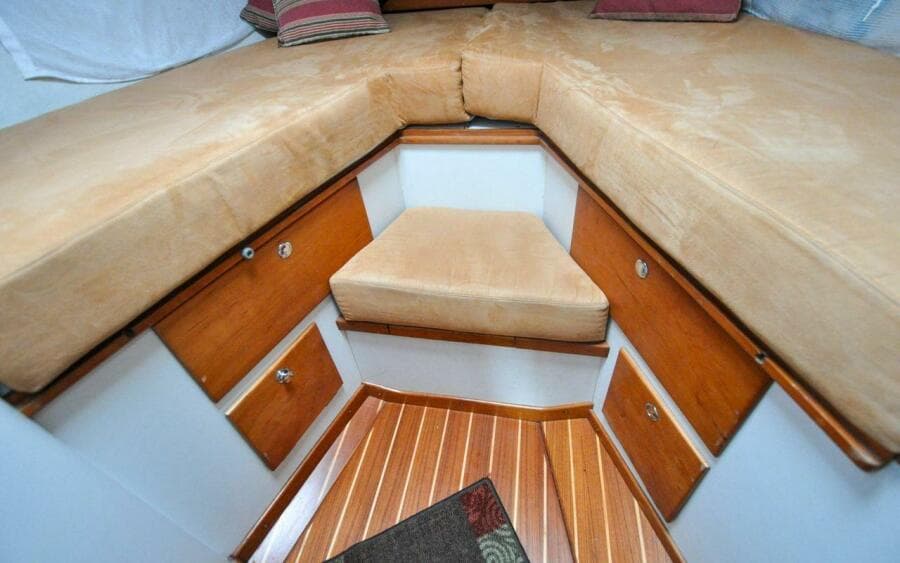 J/42 - Canty - Forward Cabin - Settee/Storage