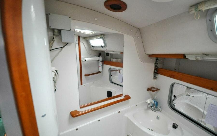 J/42 - Canty - Forward Cabin - Head - Vanity