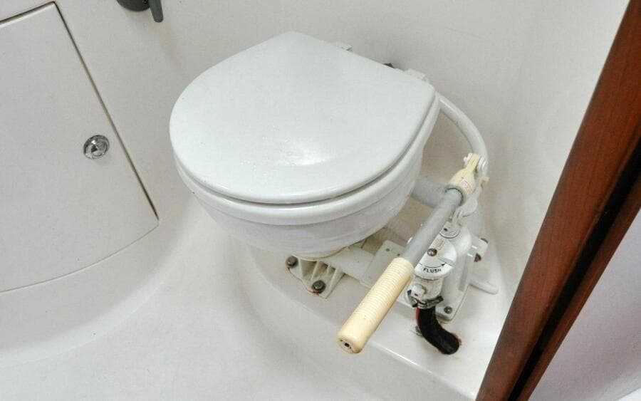 J/42 - Canty - Forward Cabin - Head - Toilette