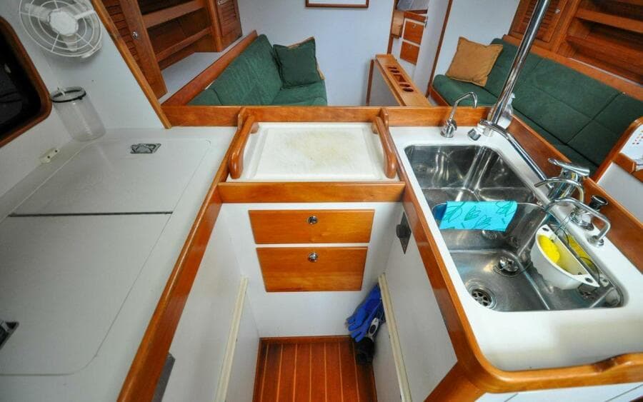 J/42 - Canty - Galley - Storage