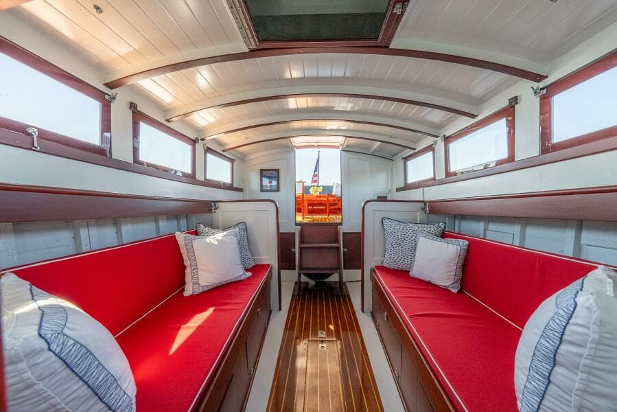 Salon Looking Aft