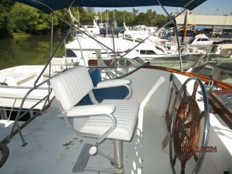 49' DeFever flybridge port