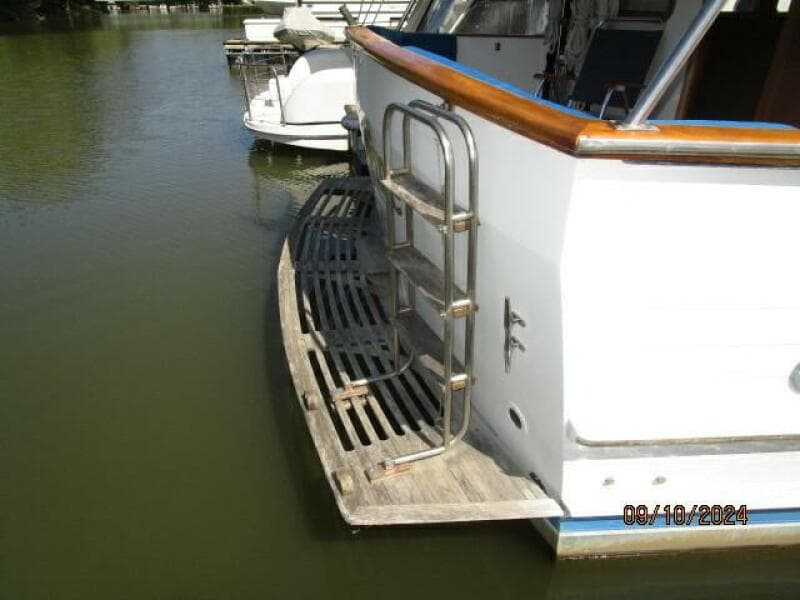 49' DeFever swimplatform