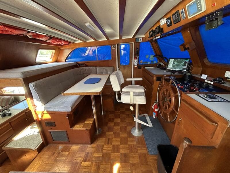 49' DeFever pilothouse port