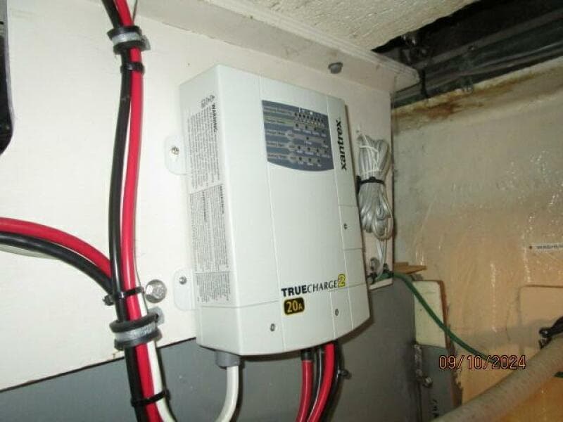 49' DeFever battery charger