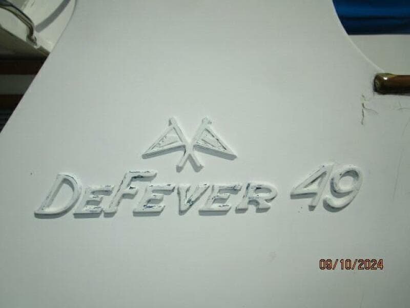 49' DeFever brand plate