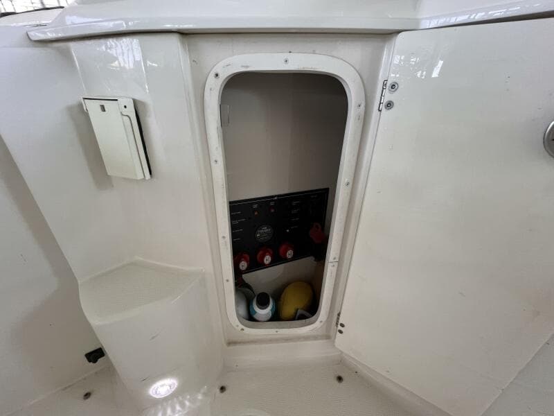 33 Battery Controller Area