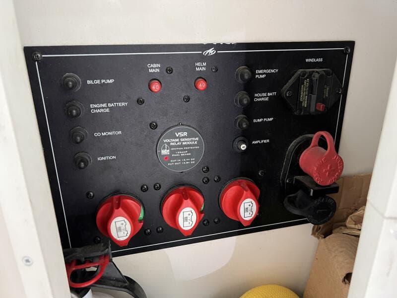 34 Battery Controler