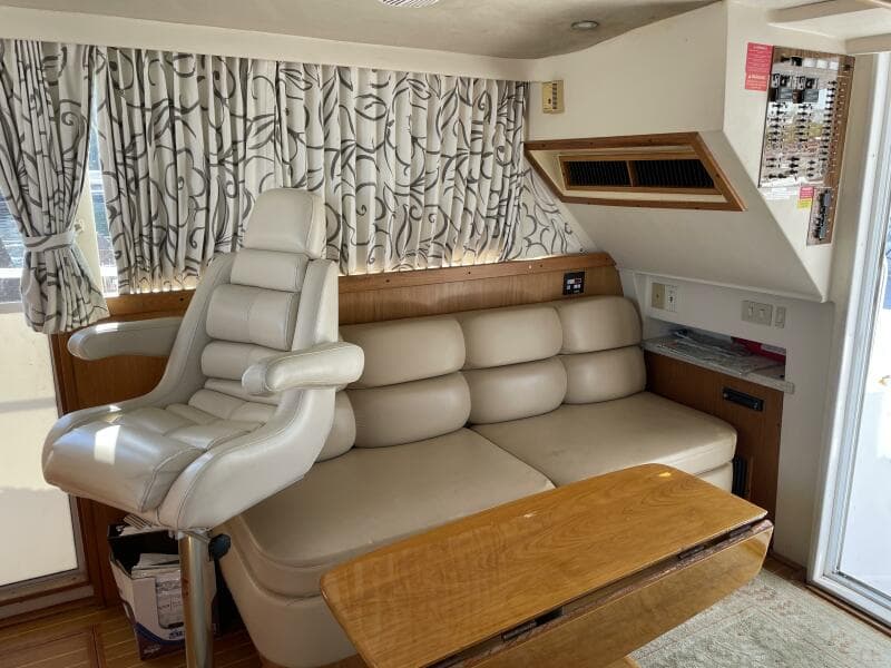 2000 Mainship 390
