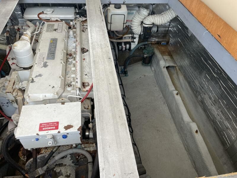2000 Mainship 390