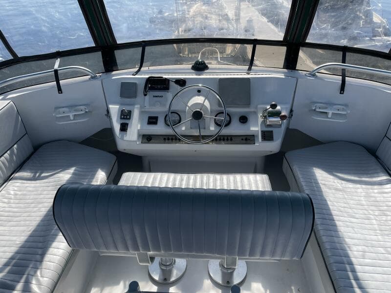 2000 Mainship 390