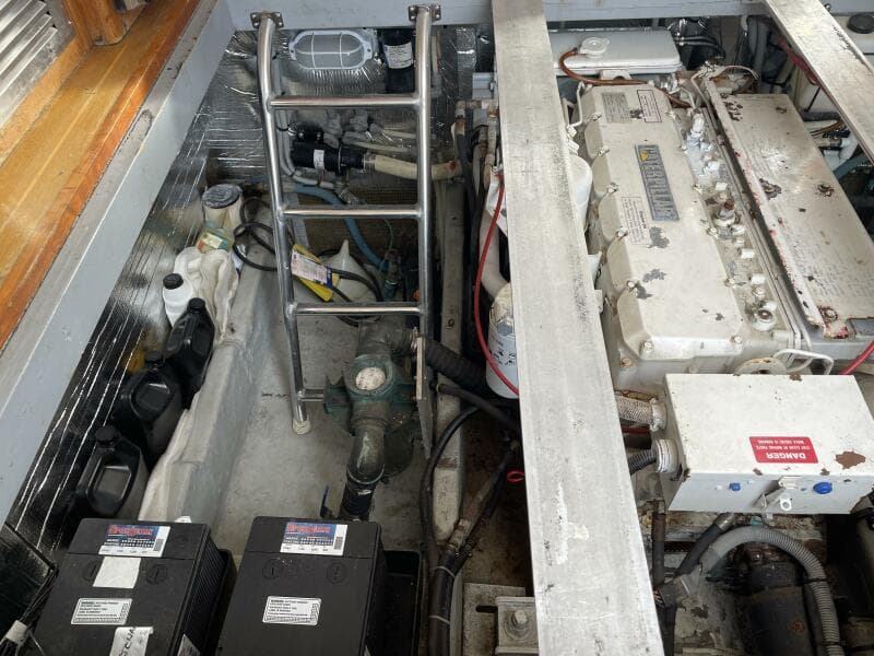 2000 Mainship 390