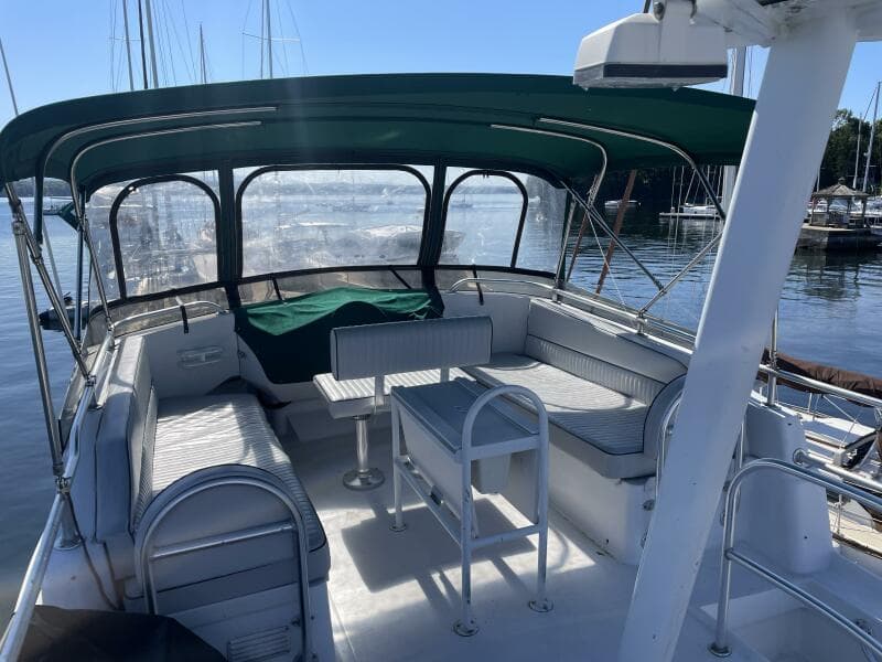 2000 Mainship 390