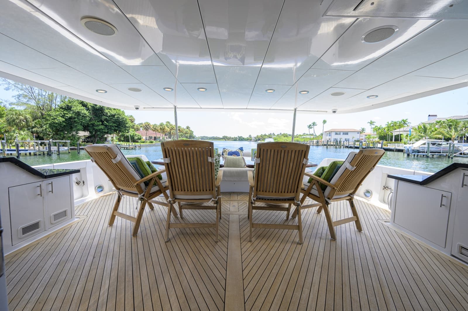 Hatteras 100 MAGIC - Aft Deck