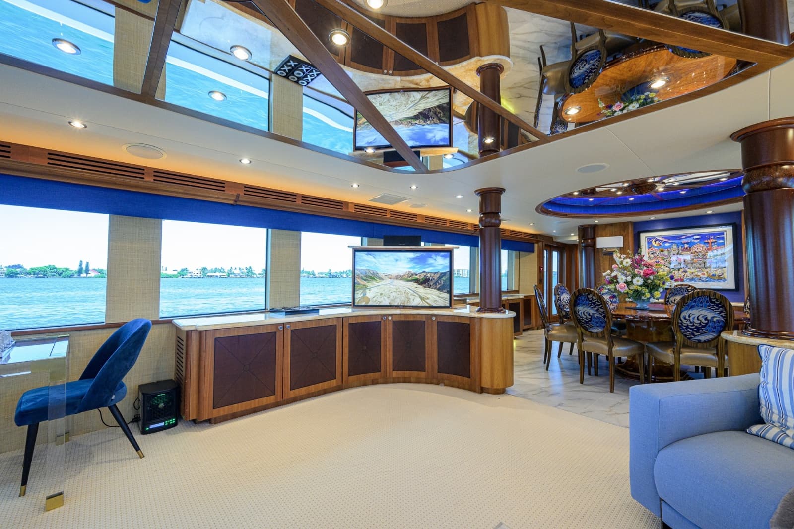 Hatteras 100 MAGIC - Salon