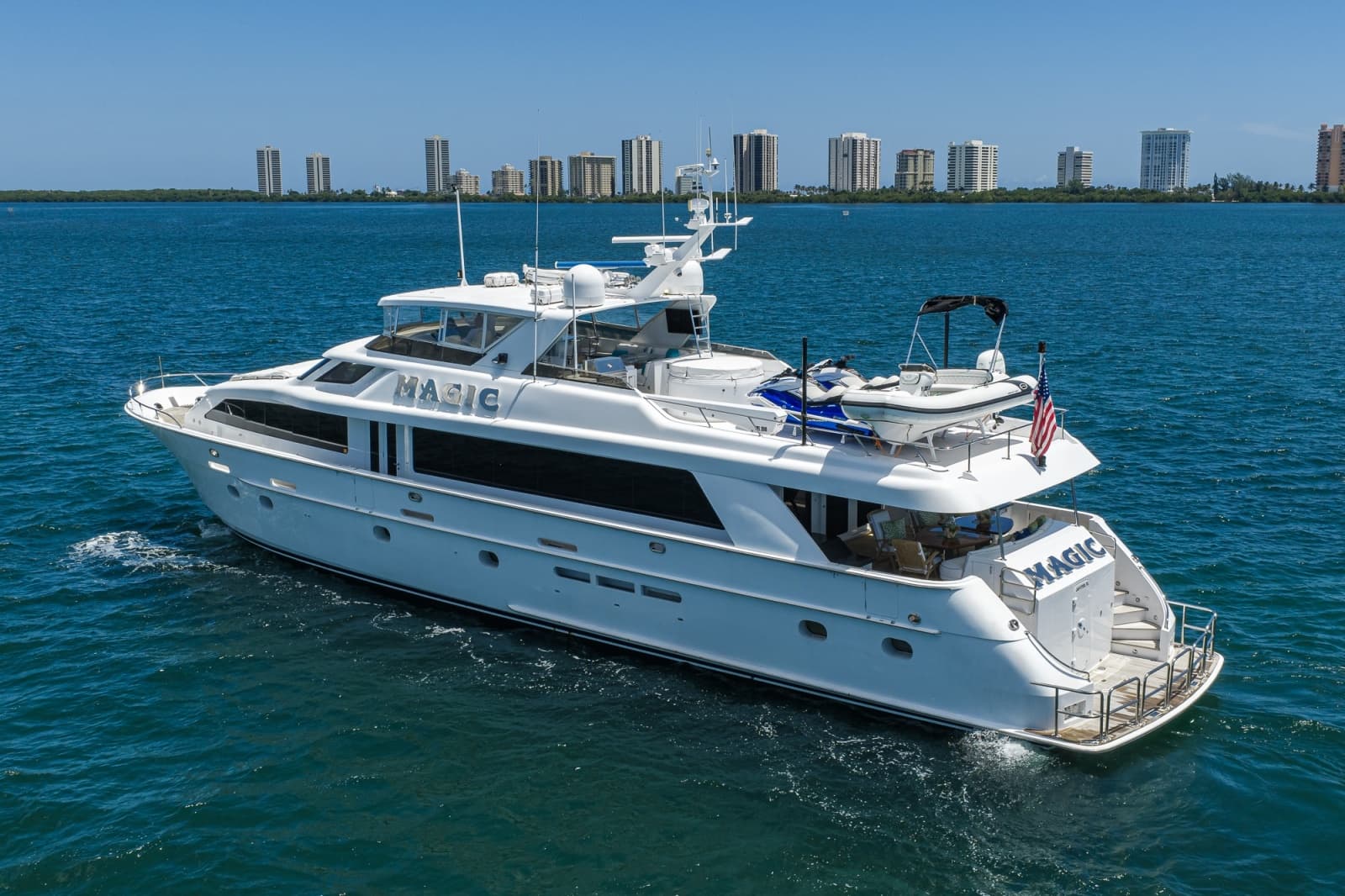 Hatteras 100 MAGIC - Port Aft Aerial profile