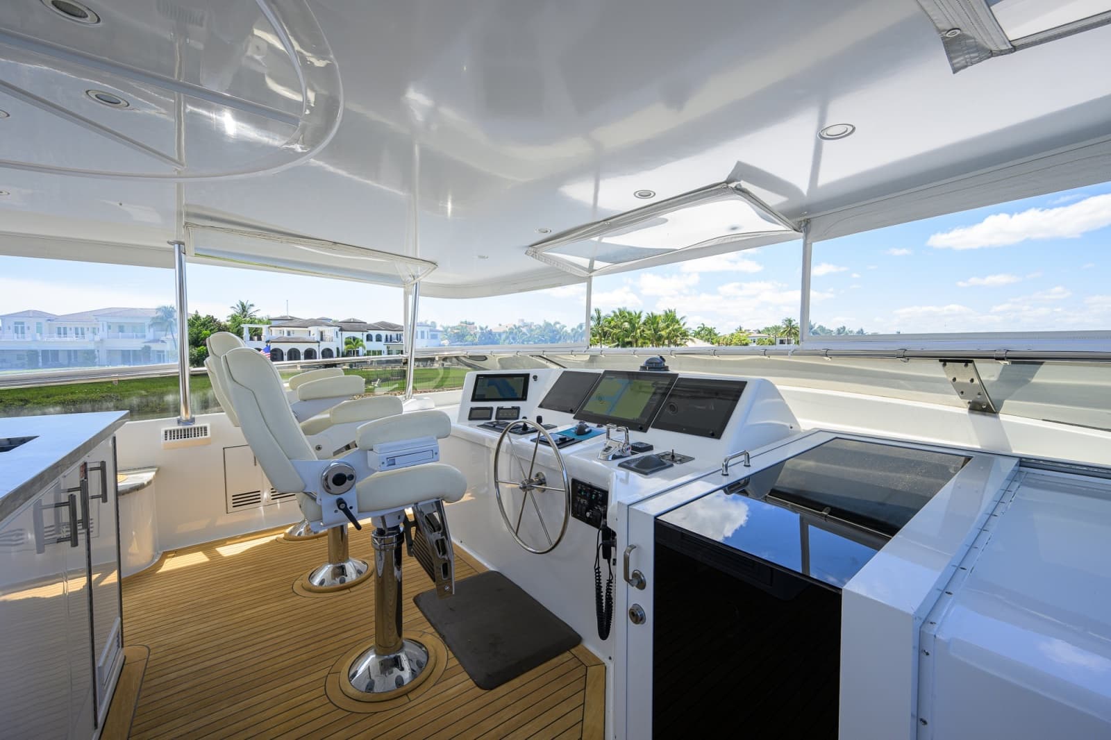 Hatteras 100 MAGIC - Flybridge