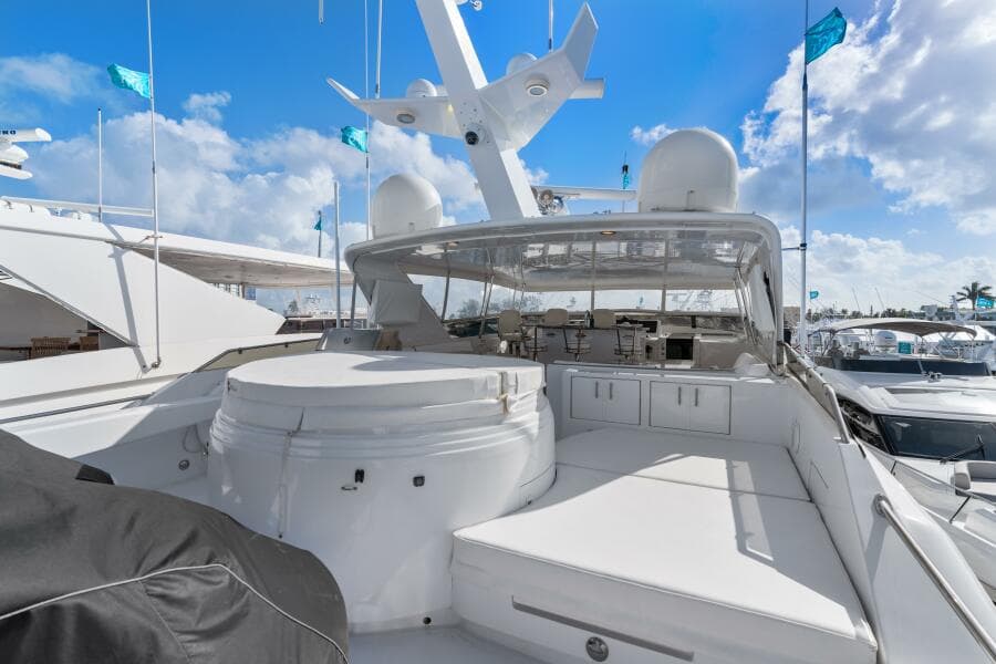 2005 Hatteras 100 Motor Yacht