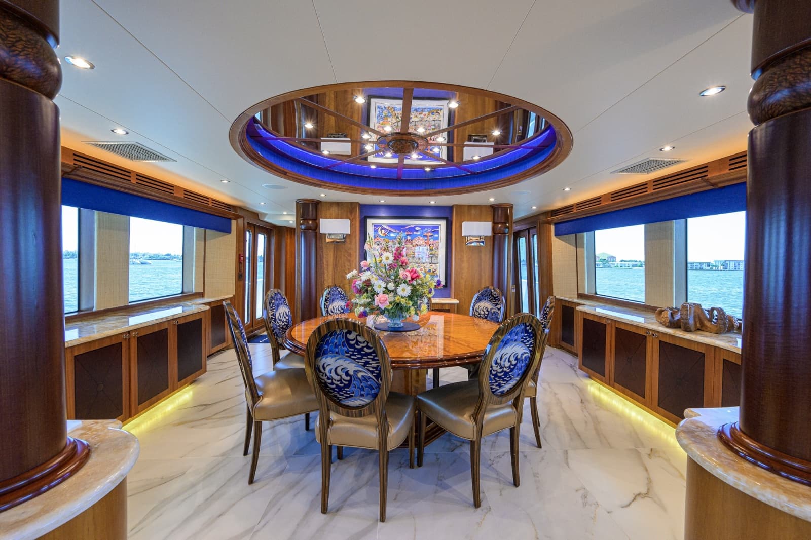 Hatteras 100 MAGIC - Dining Area