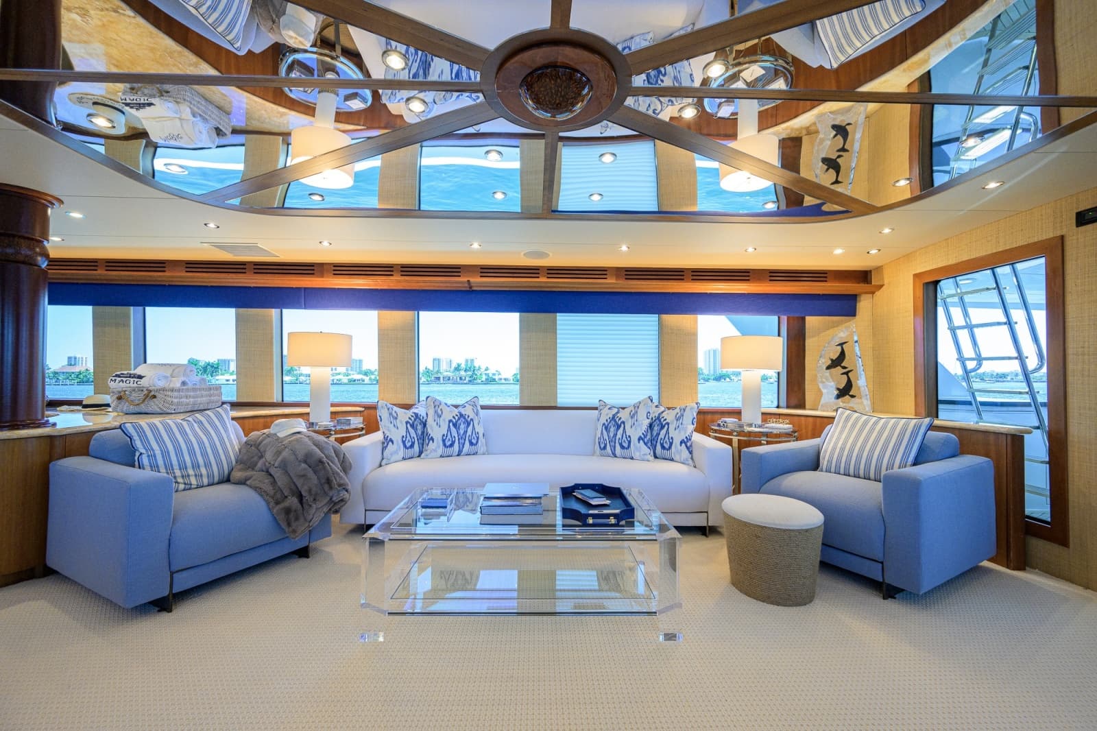 Hatteras 100 MAGIC - Salon
